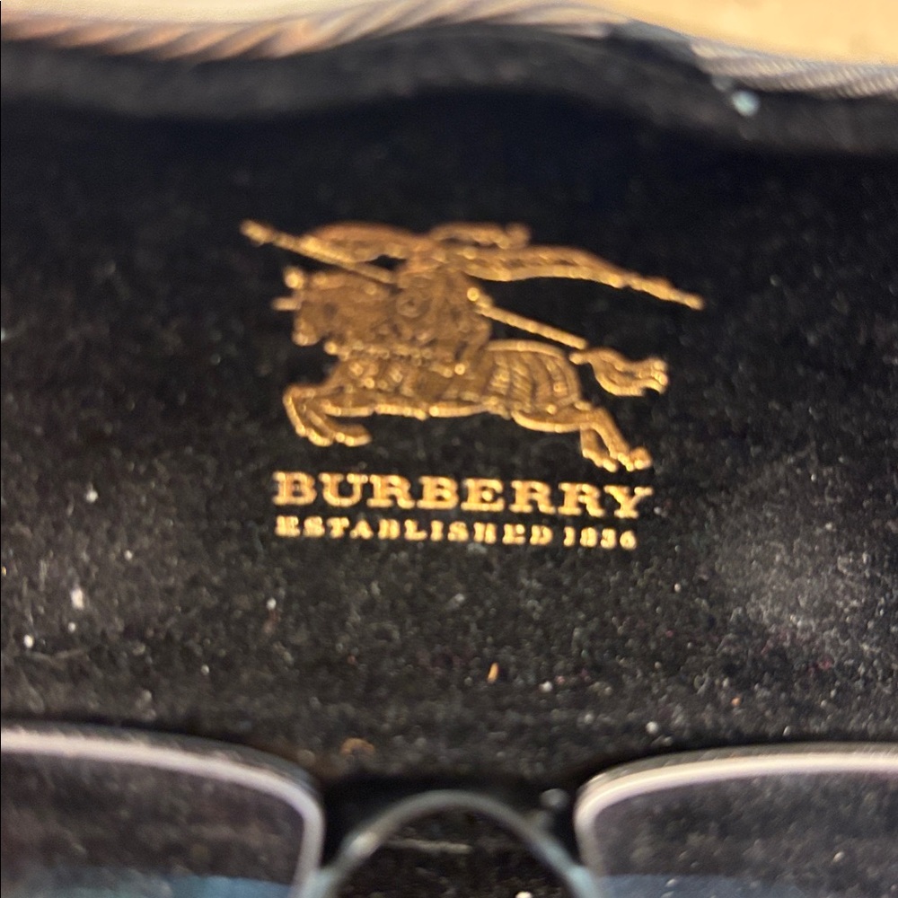 Burberry prescription Eyeglass frame. Includes hard case - Picture 5 of 11
